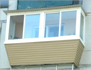 Внешний вид балкона, обшитого сайдингом