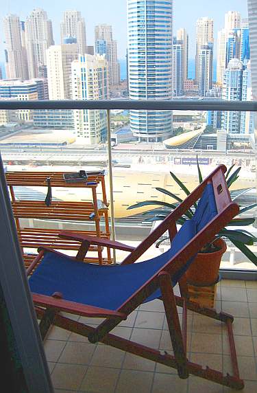 Фото раскладного кресла на балкон